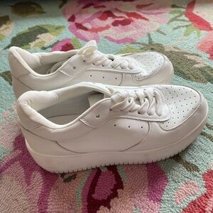 Steve Madden platform sneaker